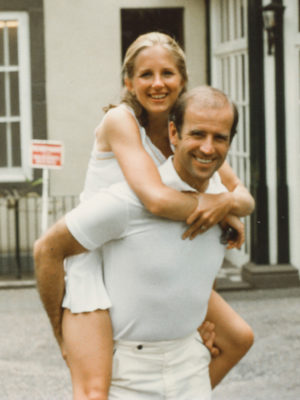 Joe y Jill Biden cuando eran más jóvenes.